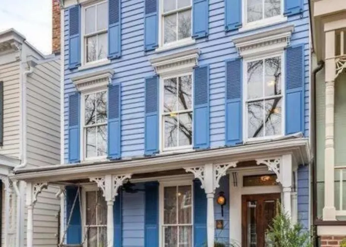 Cozy Studio Near Capitol -Walk To Dining & Sights!