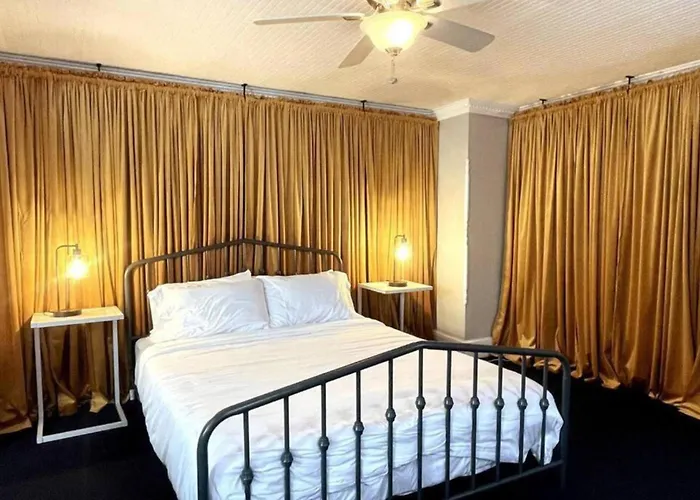 Cozy Studio Near Capitol -Walk To Dining & Sights!
